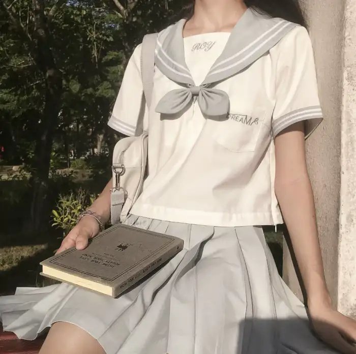 蜜桃女孩
